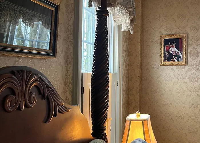 Antique1242 British Bed & Breakfast